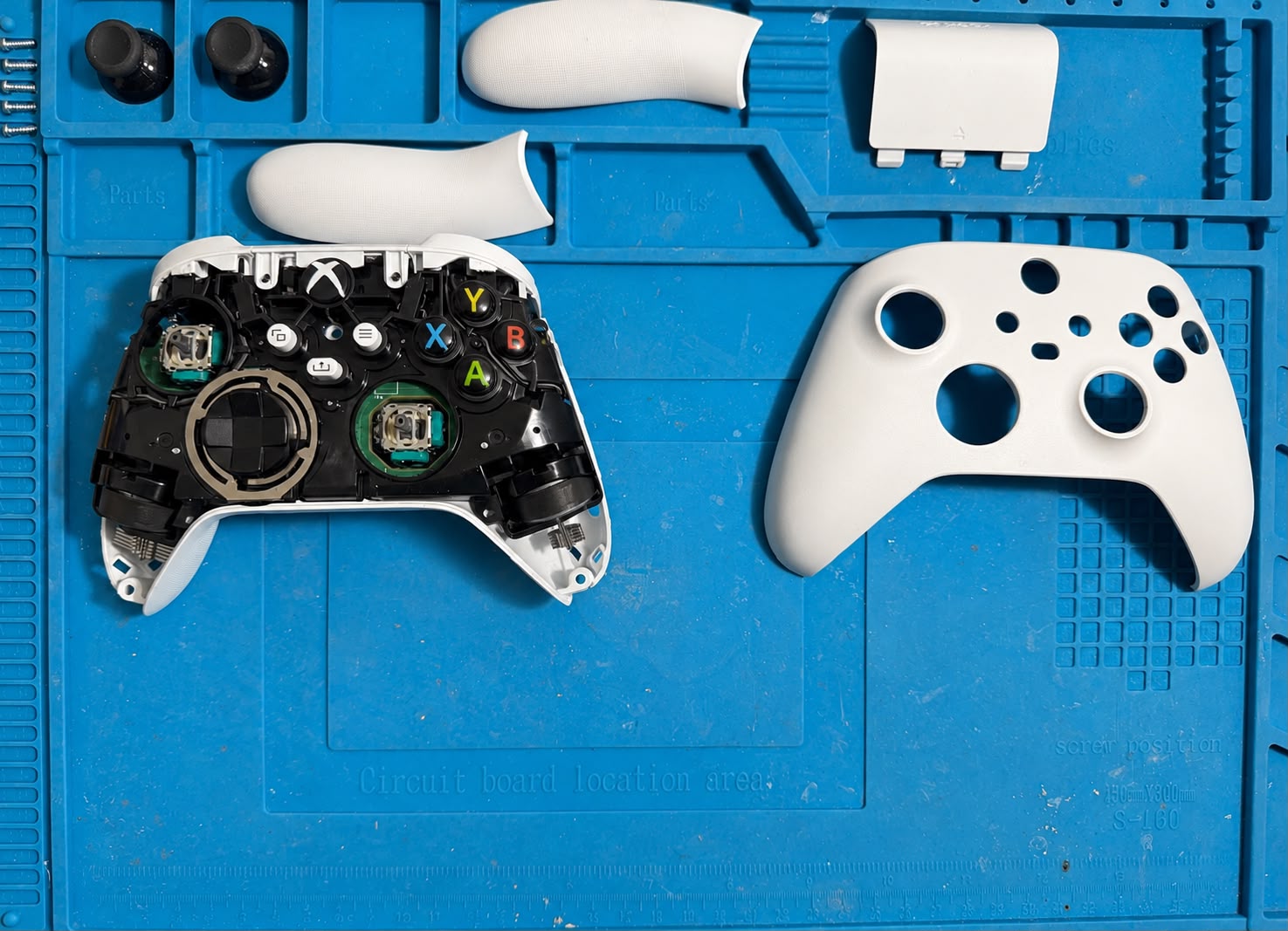 Xbox controller interior before repair